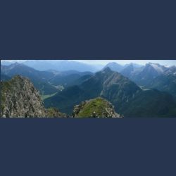 2010-07-09_14-05_Karwendel-HW_Grat5_Abstieg_zu-G6 (1)Pano_xg.JPG